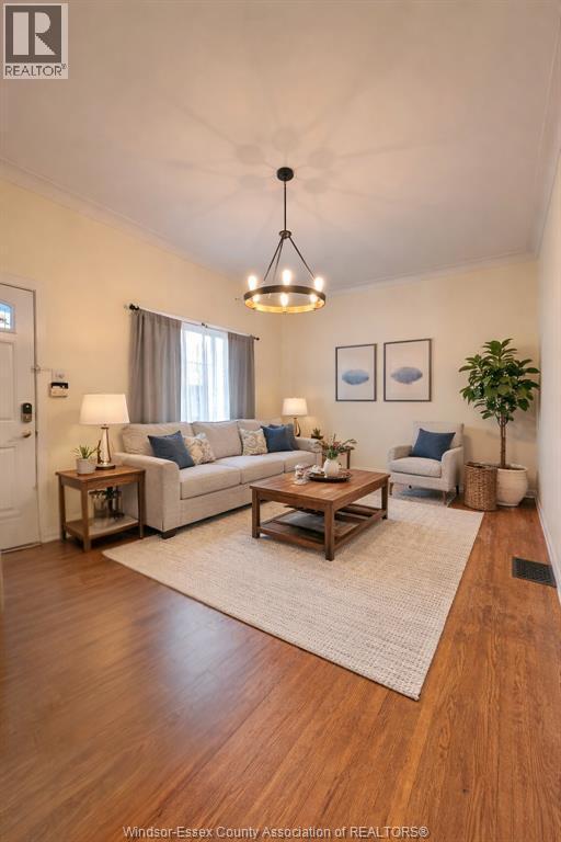 Photo - 733 Church St