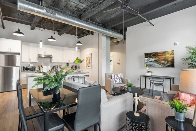 Photo - 212 W Roberts Ave Unidad ID1289453P