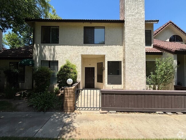 Building Photo - Stylish 3-Bedroom Rental in Prime Fresno L...