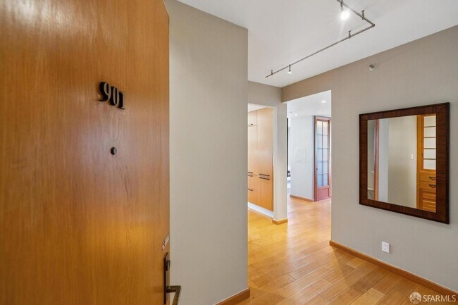 Photo - 101 Lombard St Unit 901W