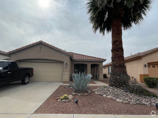 Building Photo - Gorgeous Rental!