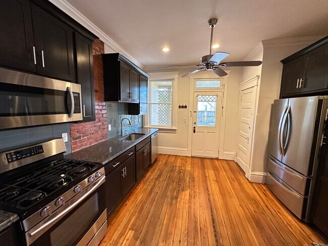 Photo - Hunter Ave 1045-1047 GW2 Unidad 1047