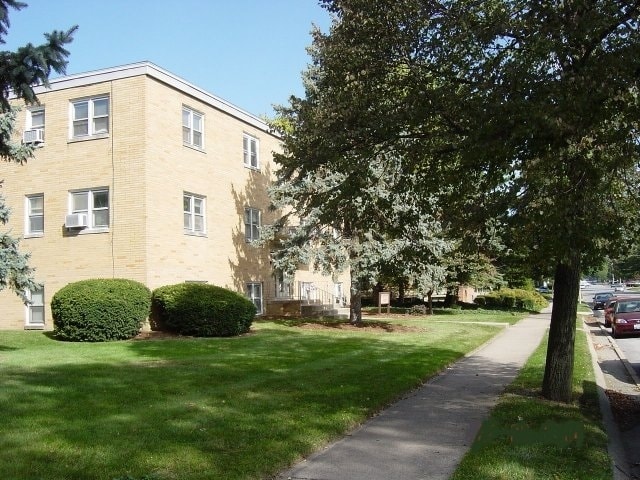 State Street - State Street Apartments