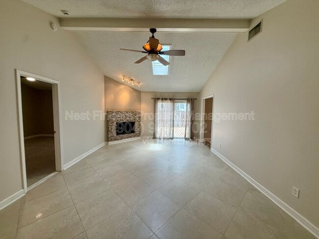 Photo - 1695 Evans Dr S
