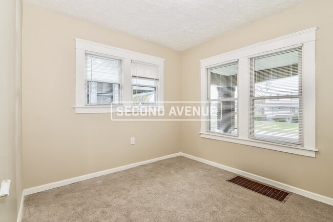 Photo - 833 S 38th St