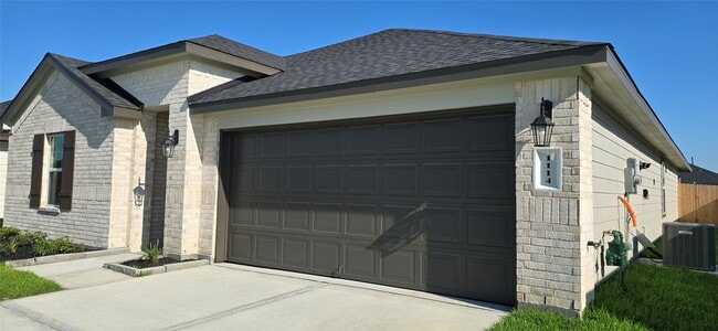 Building Photo - 1114 Toledo Bend Pass Rental