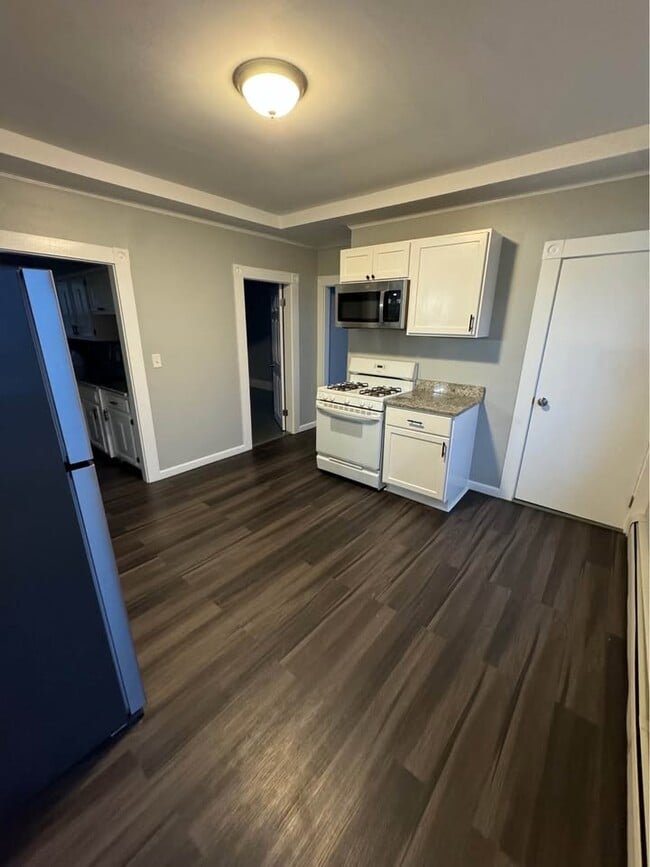 Photo - 98 Broadway Unit 2