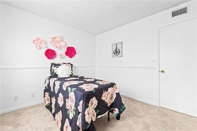 Photo - 16372 Redlands Ln