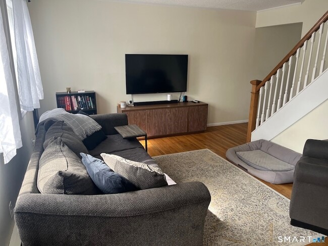 Photo - 1283 Hope St