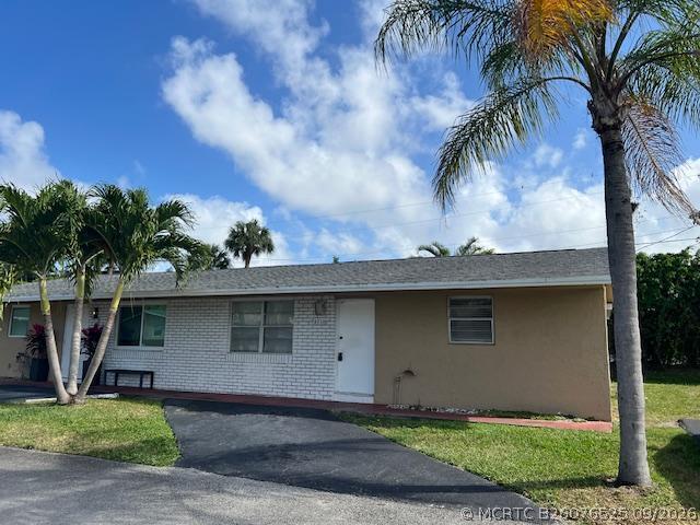 2712 Peer Ln