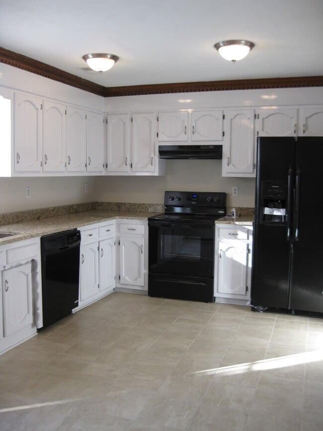 Photo - Lovely 3 bedroom Townhouse Available