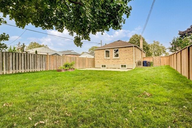 Photo - 33 Mendip Cres