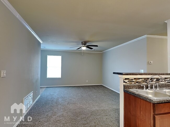 Photo - 5711 N 33rd St