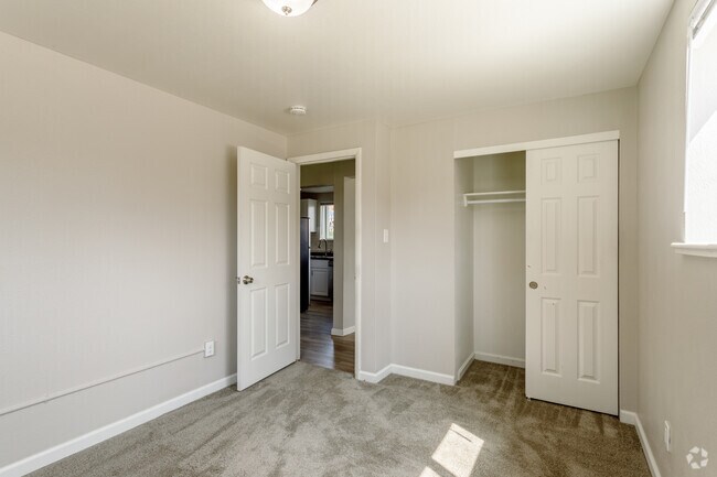 1BR, 1BA - 650 SF - Grey Pointe