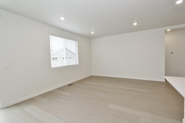 Photo - 11138 Overhang St