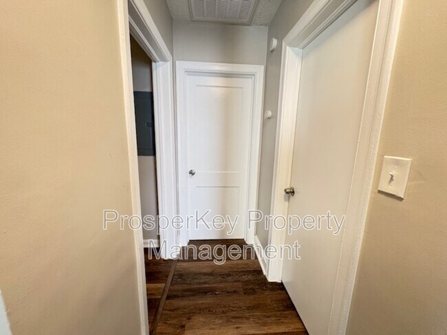 Photo - 4617 Rosemont Dr