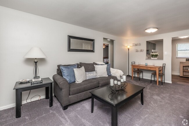 Cloverleaf Village Apartments