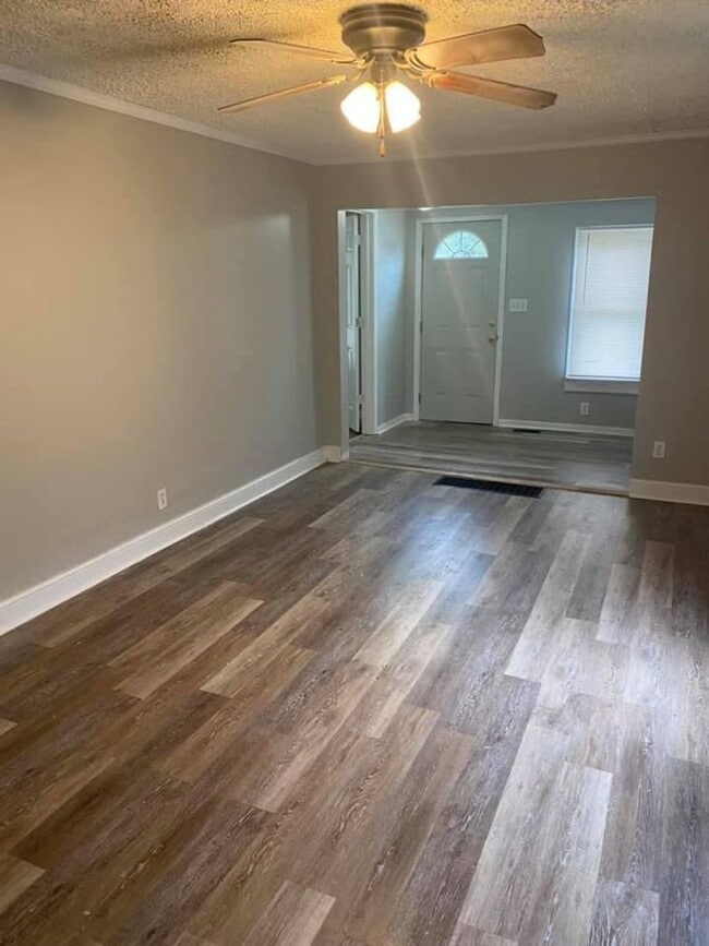 Photo - 919 Hercules Ave