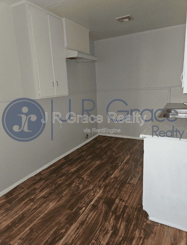 Photo - 602 E Navarro St