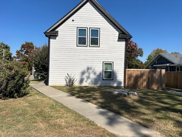 Photo - 409 W Maple Ave