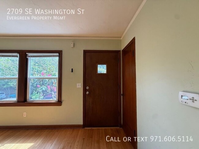 Photo - 2709 SE Washington St
