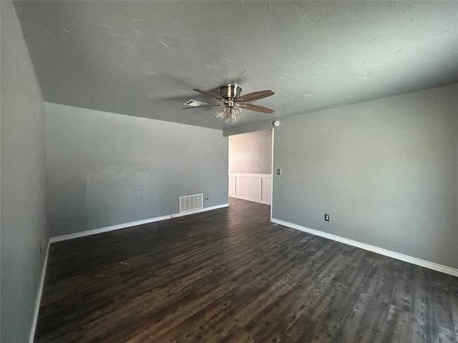 Photo - 8441 NW 92nd St