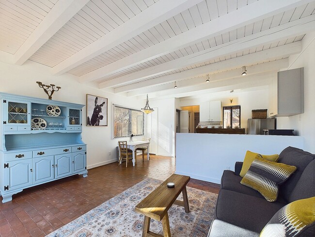 Photo - Beautiful Condo Available Now! Unit F