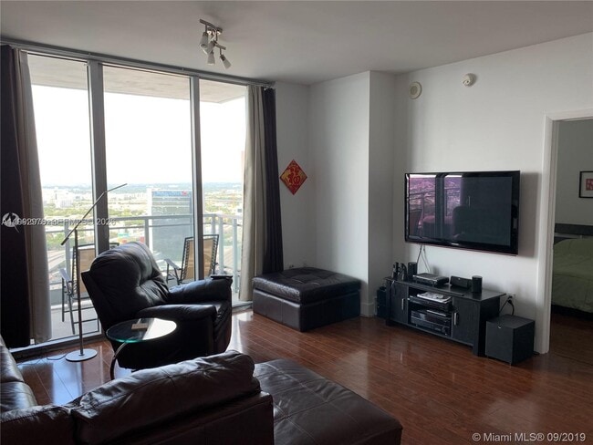 Photo - 90 SW 3rd St Unit 4008