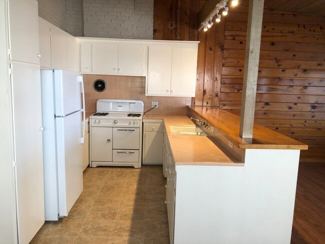 Photo - 3802 The Strand Unit 3