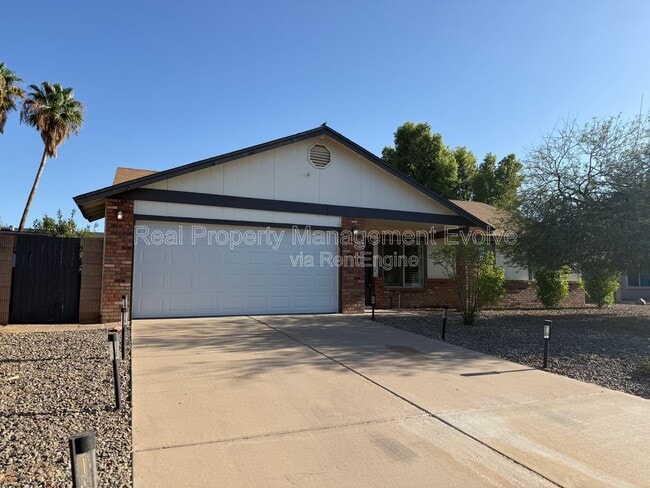 Building Photo - 6502 E Grandview Dr