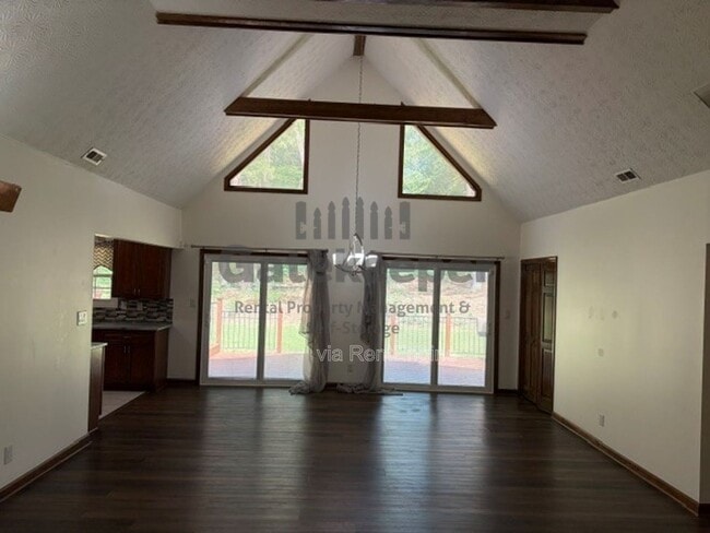 Photo - 335 Fairfield Cir