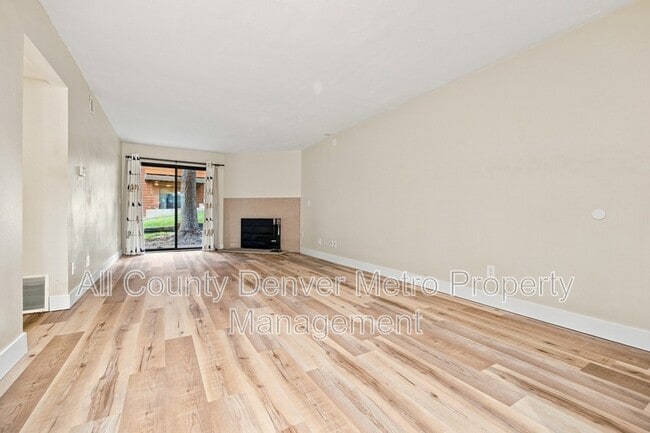 Photo - 433 Wright St