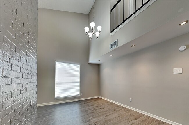 Photo - 4823 Owens Creek Ln