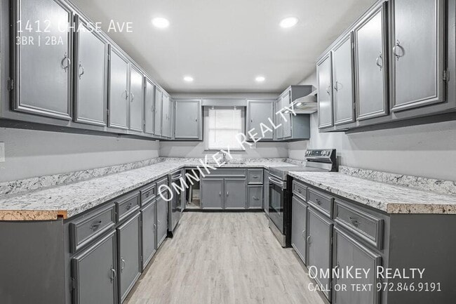 Photo - 1412 Chase Ave