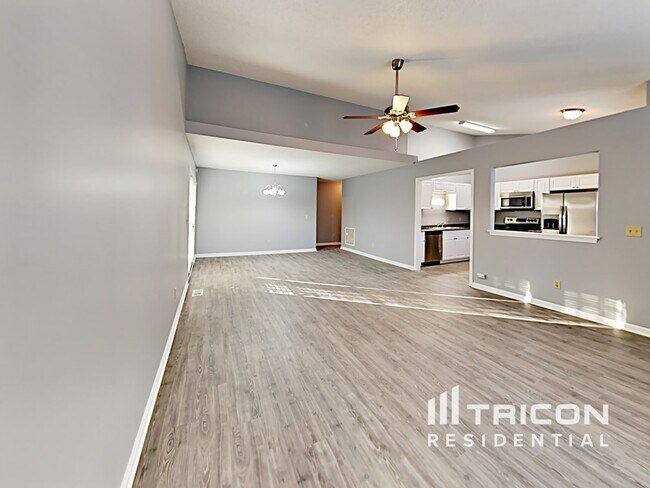 Photo - 305 Trowbridge Rd