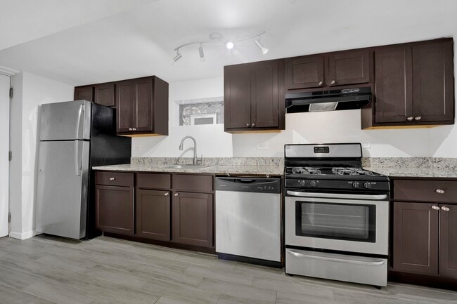 Photo - 1914 W Henderson St