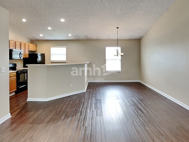 Photo - 8 Danielson Cir