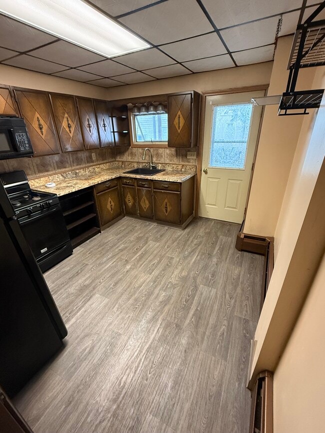 Photo - 94 S Main St