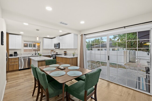 Photo - 6449 Woodlake Ave