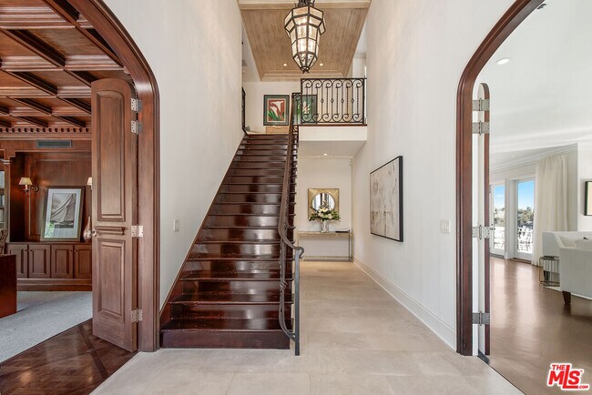 Photo - 980 Stradella Rd