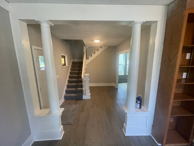 Photo - 679 N Market St