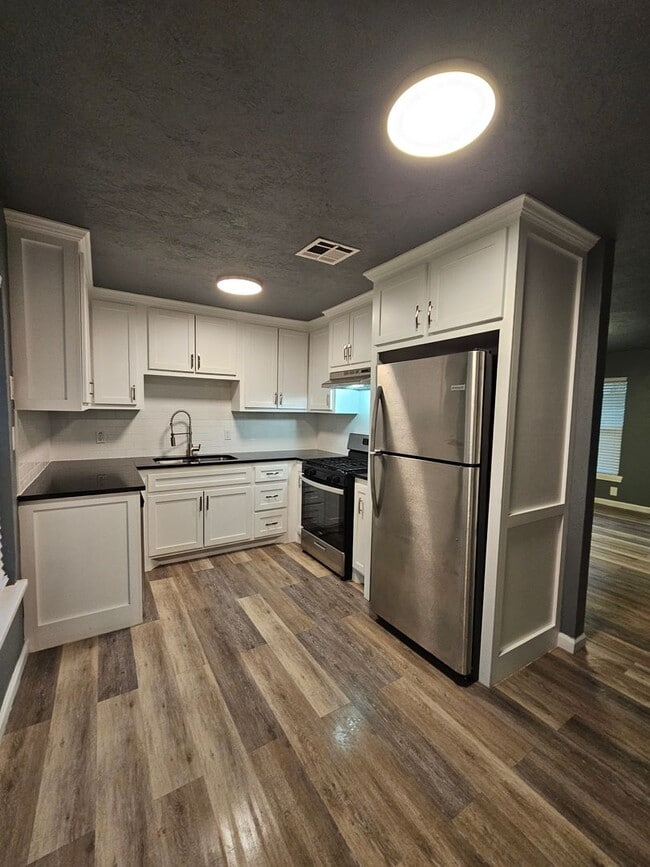 Photo - Updated (2) Bed/(1) Bath in Core Norman! Video Walk-Thru Avail!