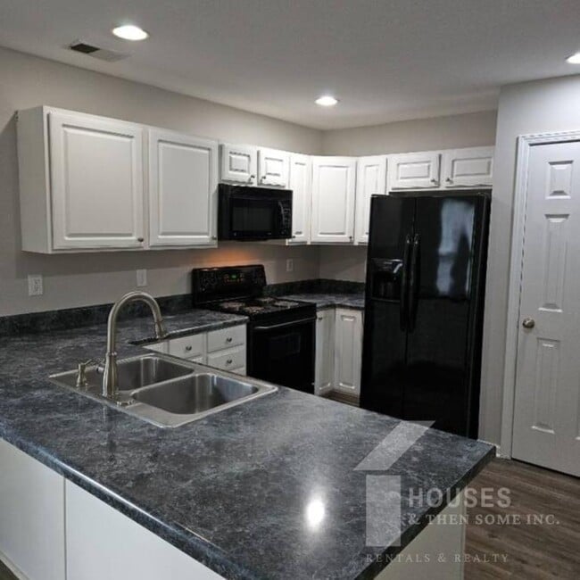 Photo - 20 Laurelhurst Ct