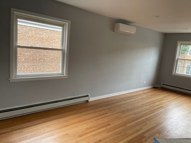 Photo - 2909 N Austin Ave Unidad 2