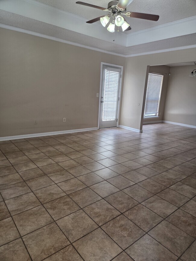 Photo - 119 Wayfair Ln