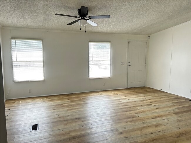 Photo - 219 Blinkin Ave