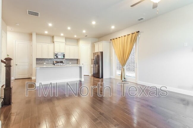 Photo - 1005 Kennedy Dr