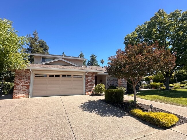 Building Photo - Large Home in Livermore Available Now!