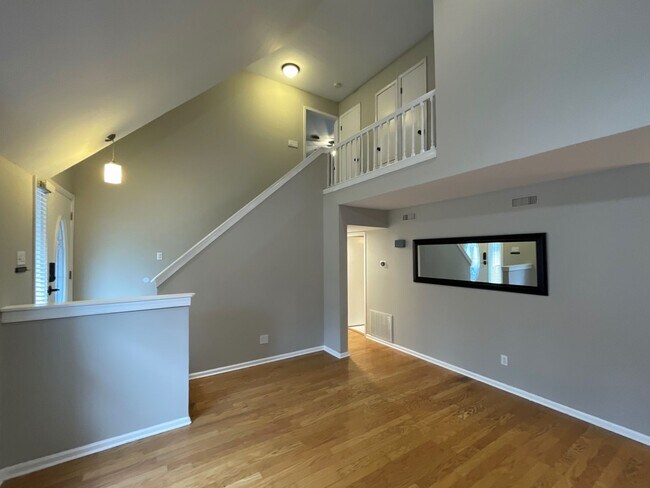 Photo - Spacious and modernized 4 bedroom home ful...