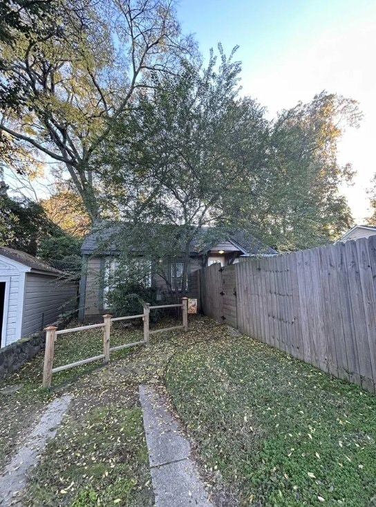 Photo - 208 W 1st St